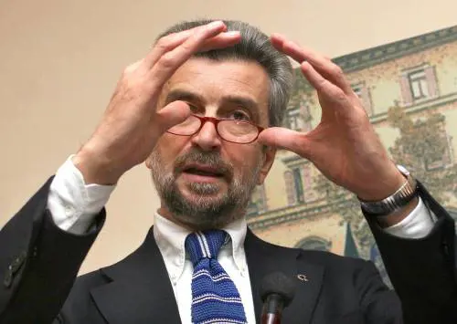 "Troppe tasse sugli straordinari". Damiano apre al Polo, no del Prc