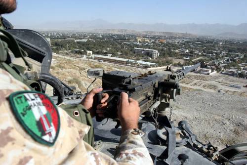 Parisi scopre  che in Afghanistan c’è la guerra e attacca gli Usa