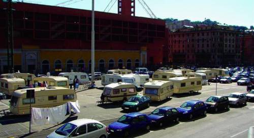 I vigili mandano gli zingari allo stadio