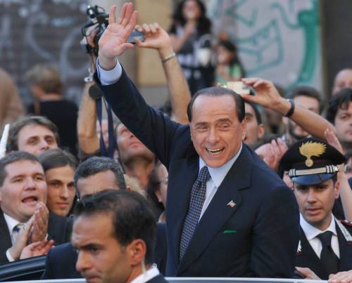 Berlusconi: "Ipotesi suicida 
la legge Amato sugli immigrati"
