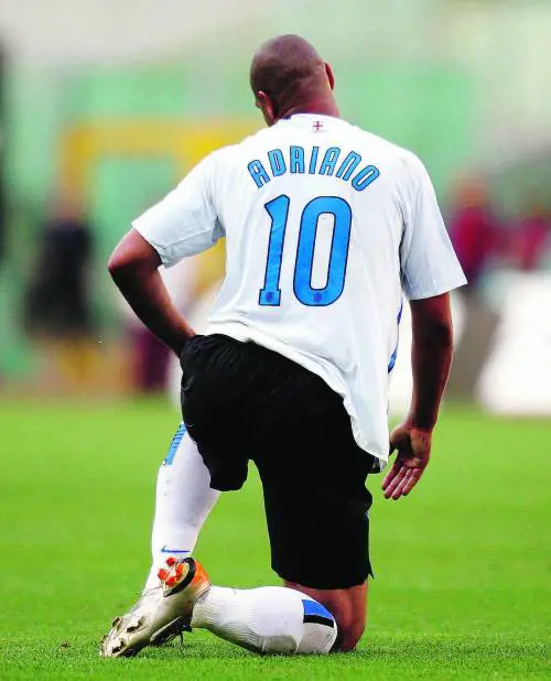 Moratti: adesso onorate la maglia. Via libera alla cessione di Adriano