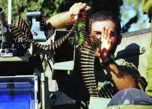 «Noi abbiamo rischiato la vita in Libano i politici che sbagliarono vadano a casa»