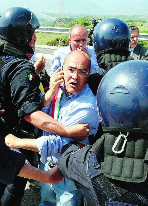 Campania, torna la guerra della spazzatura