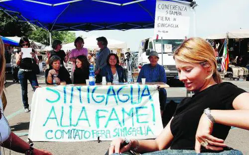 Gli ambulanti di Sinigallia: «Rivogliamo la Darsena»
