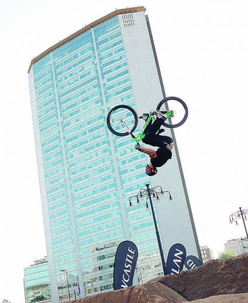 I bikers incantano il pubblico di Milano