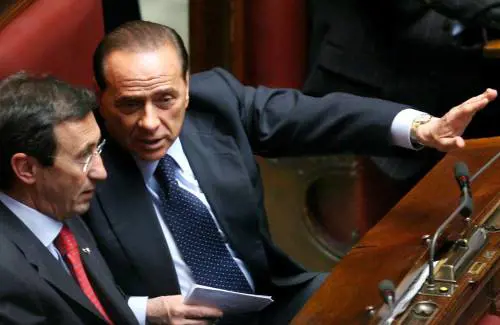 Fini chiama Berlusconi: c'è 
chi avvelena il clima fra noi
