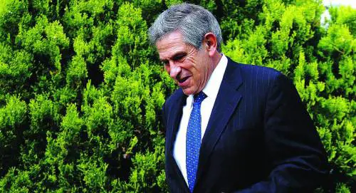 Il consiglio di amministrazione dellistituto non è riuscito a trovare per lui una via duscita onorevole. Bush: «Accetto con riluttanza, presto un successore» Wolfowitz sconfitto, costretto alle dimissioni Il presidente della Banca Mondiale lascerà