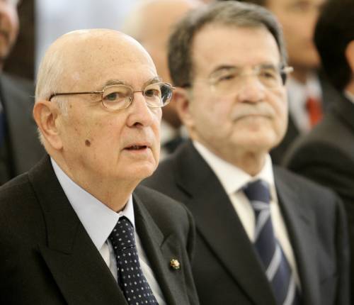 Napolitano sgrida il premier Prodi 
e attacca: poche leggi, troppi decreti
