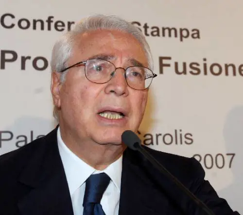 Geronzi: "È il partner che volevo". Profumo: "Un’operazione chiara"