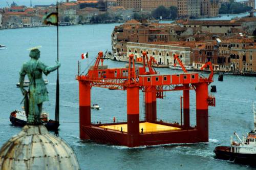 Venezia, sgambetto al Mose. Il governo affonda i lavori