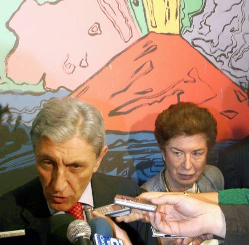 Bassolino non ha i soldi 
per i rifiuti. Ma per la Cgil sì