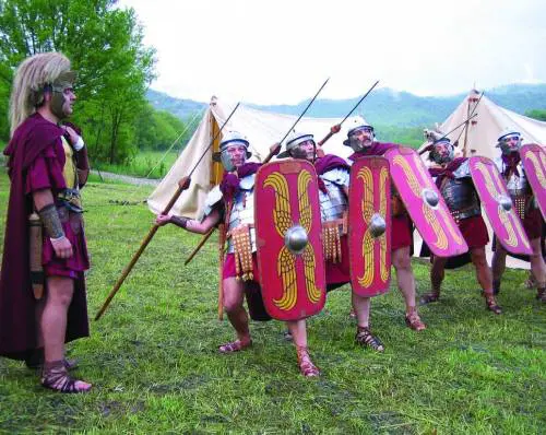 AllEsquilino sfila la romanità