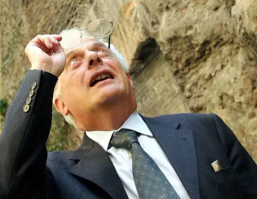 Visco ora tenta di farsi condonare