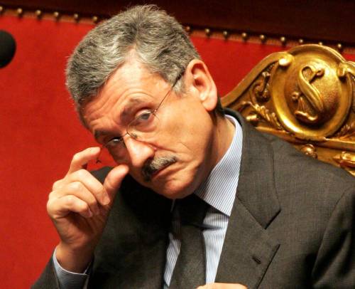 D'Alema: "Berlusconi non può chiedere le dimissioni". Prodi tace