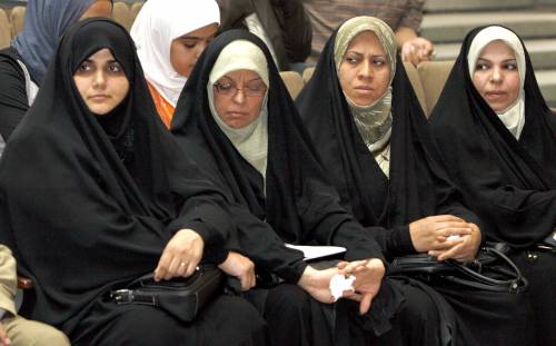 Al Sadr impone il velo alle donne cristiane irachene