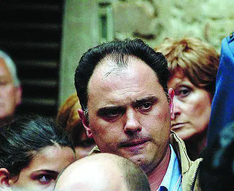 Silenzi e minacce, così il clan difendeva Roby il manesco