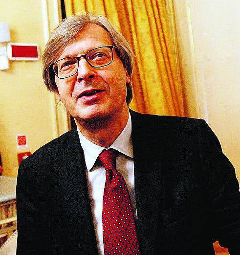 Sgarbi: «Letizia è pronta per fare il premier»