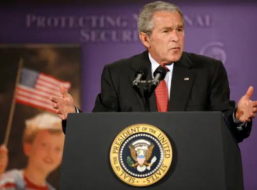 Bush incalza Prodi: "Spero che mostri più coraggio in Afghanistan"