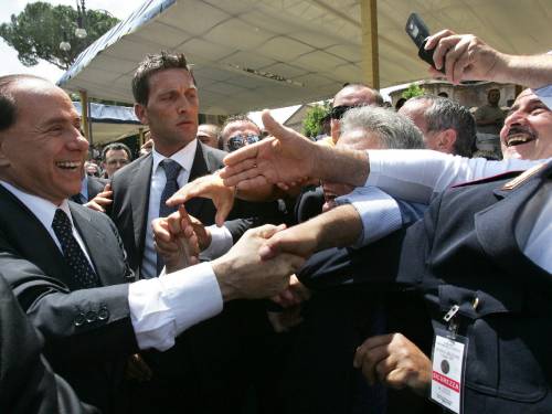 Berlusconi: andremo da Napolitano 
Fini: Visco, pagina vergognosa