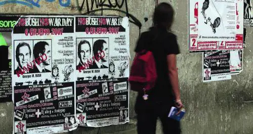 A Trastevere i residenti temono il traffico: «Onorati, ma è una visita che ci intrappola»