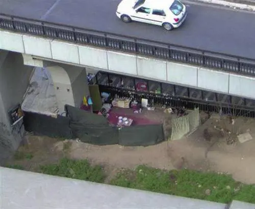 Tra pericoli e sgomberi inutili Ponte delle Valli è sotto scacco