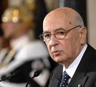 Napolitano: "Giustizia, il governo ascolti il Csm. Più cautela nell'uso del carcere"