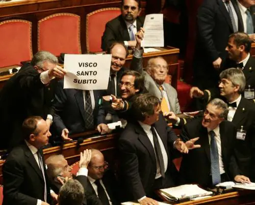 Polemica per "apprezzamento" alla Finanza