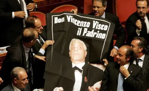 Prodi salva Visco ma perde la faccia