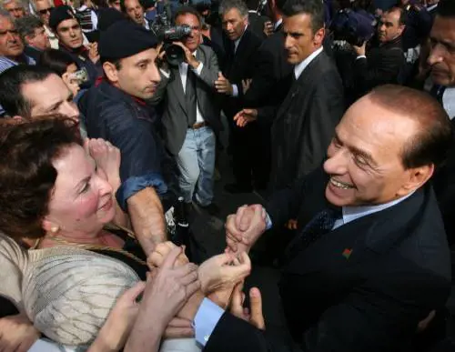 Berlusconi: governo di transizione, 
dopo i ballottaggi al Quirinale 
Visco, Cdl: commissione d'inchiesta