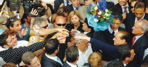 Berlusconi: "Salgo al Quirinale, chi non viene è fuori dal Polo"