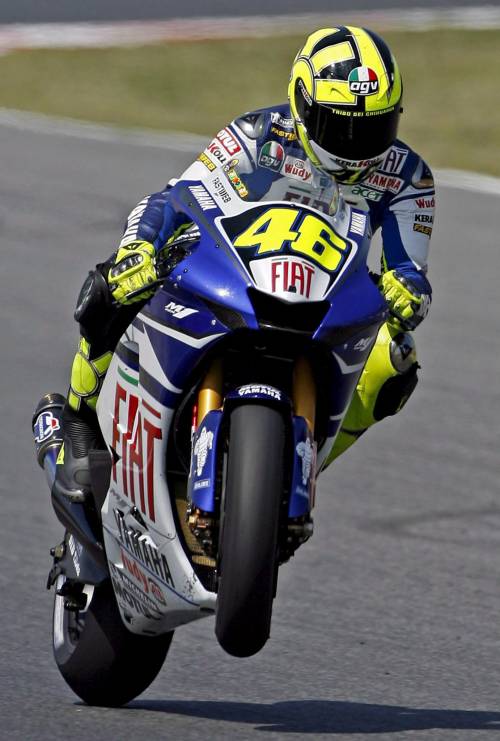 Rossi ruggisce ancora: pole in Catalogna