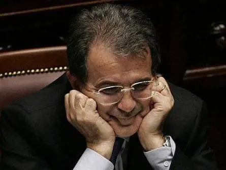 Il Paese protesta, ma Prodi scappa 
Berlusconi: è contro l'Italia che lavora