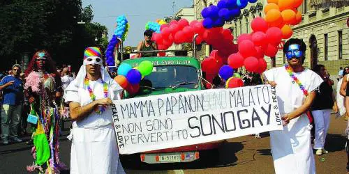 Duecentomila gay in piazza fanno "divorziare" l’Unione