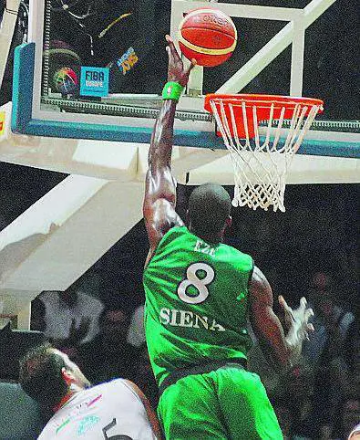 Siena domina a Bologna e prenota lo scudetto