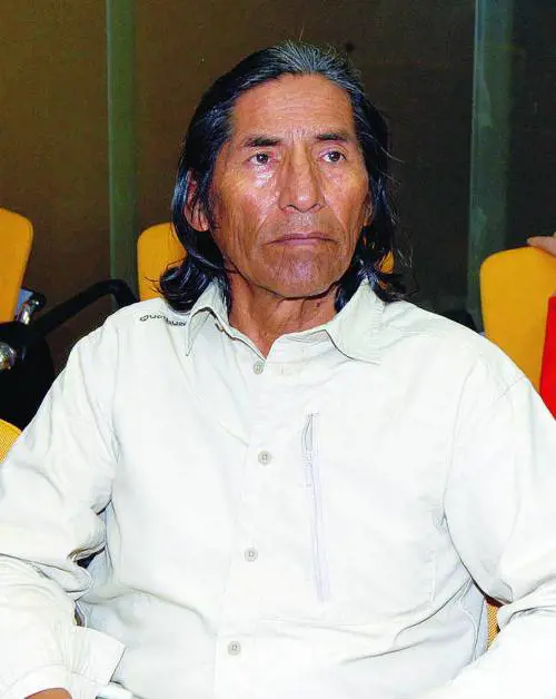 Lascia leconomia per fare il «curandero»