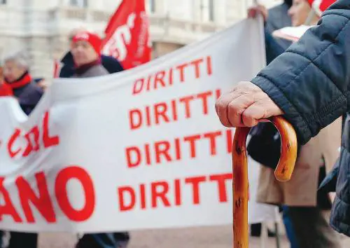 Pensioni, scioperi a raffica contro lo scalone