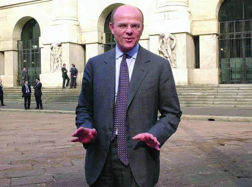 Intesa cancella Eurizon e Greco se ne va