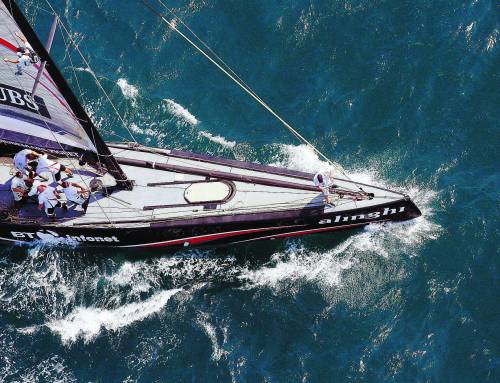 Alinghi parte alla grande Col trucco: l’acqua nelle vele