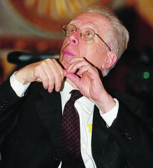 Prodi alza il tetto dei crediti e tassa gli assegni trasferibili