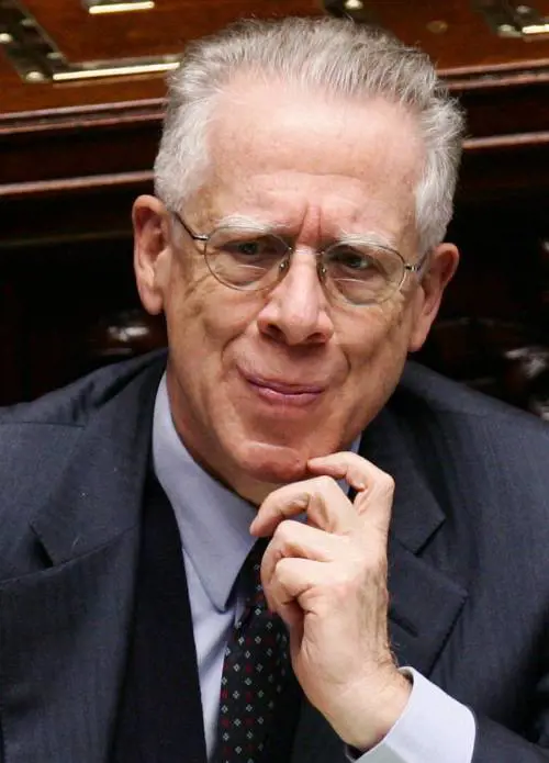 Il profeta del rigore ora fa i salti mortali