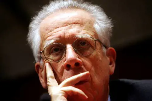 Dpef, Padoa-Schioppa si piega 
ai diktat della sinistra radicale