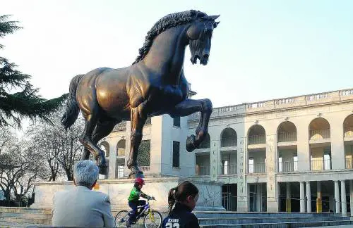 Marcia indietro del Comune:  il Cavallo rimane allIppodromo