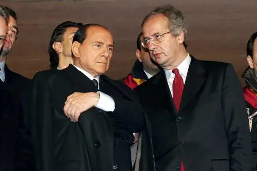 Berlusconi: "Da Veltroni solo acqua fresca"