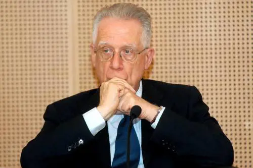 Padoa-Schioppa: risanamento lento