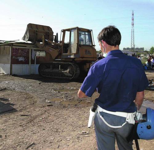 Droga e auto rubate: gli affari dei nomadi