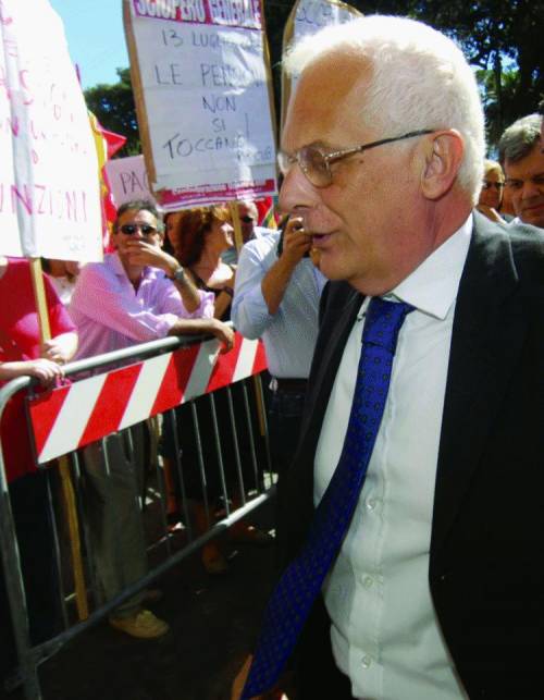 Il Comune: «Mai più zingari in case popolari»