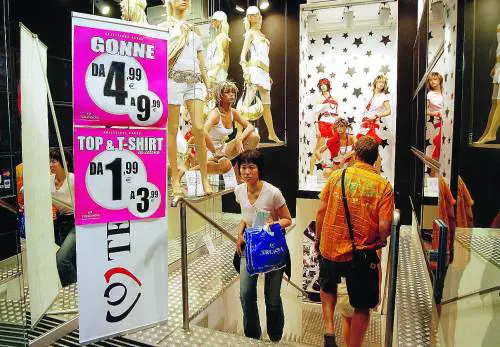 La notte dei saldi illumina anche Chinatown