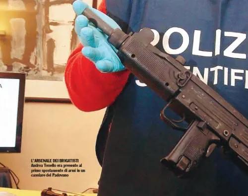 Terrorismo, due arresti a Padova 
"Nascondevano l’arsenale Br"