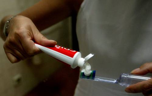 Palermo, uomo ricoverato 
per il dentifricio tossico