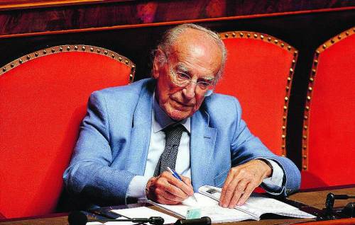 Contrordine, Selva non si dimette più